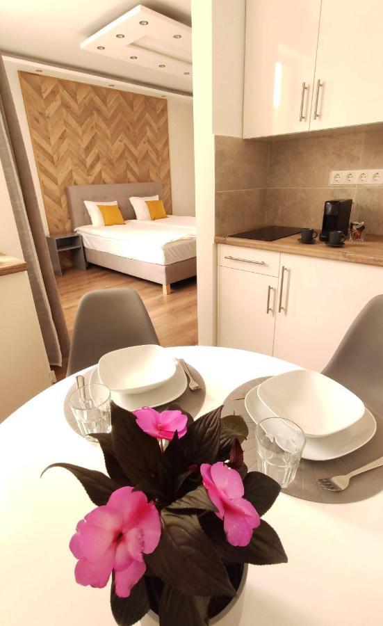 Helena Studio Apartman Siófok Esterno foto