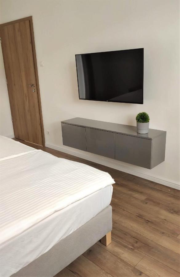 Helena Studio Apartman Siófok Esterno foto
