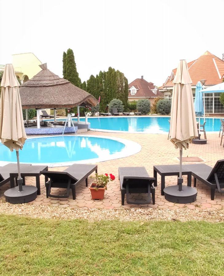 Helena Studio Apartman Siófok Esterno foto